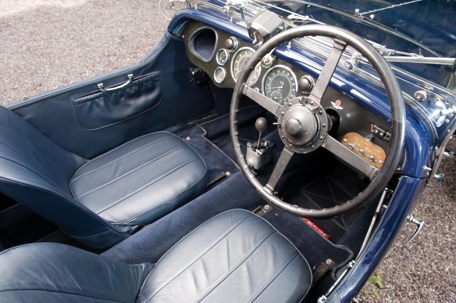 Интерьер Aston Martin 1&frac12;-Litre MkIII Drophead Coupe 1935 года  (фото 6 из 6)
